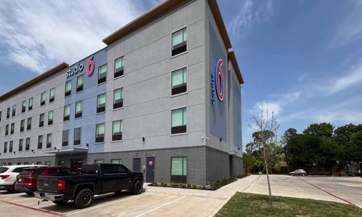 Buckner Terrace - Everglade Park Apartment | 1 King Bed|Non-Smoking, Kitchen