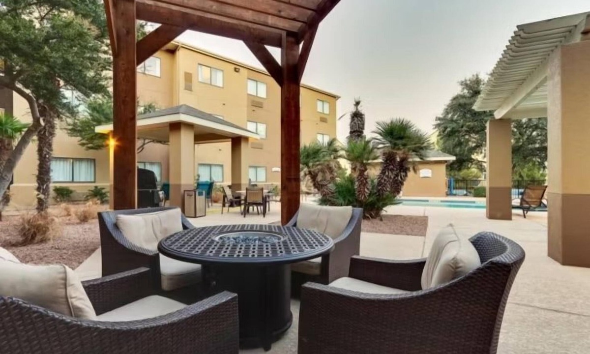 San Angelo Apartment | 1 King Studio w/Kitchen | Free Breakfast & Pool