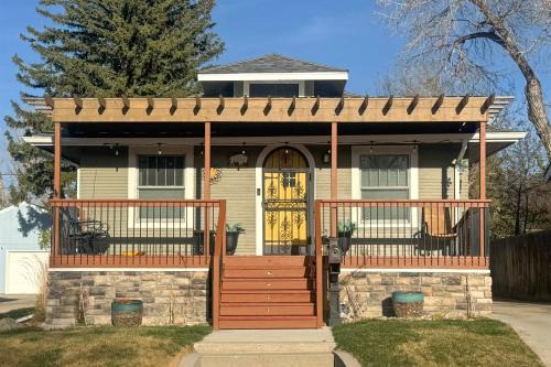 Casper House | 1 Mi to Dtwn Casper: Homey Getaway w/Yard!