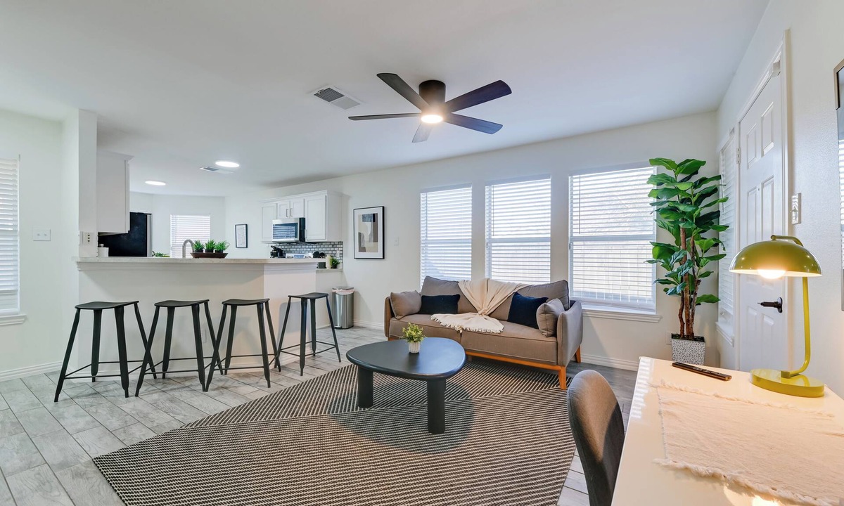 McKinney House | < 1 Mi to Historic McKinney: Modern Duplex w/Yard