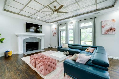 McKinney Villa | 10 Acres w/Hot Tub & Pond: Luxury Melissa Villa!