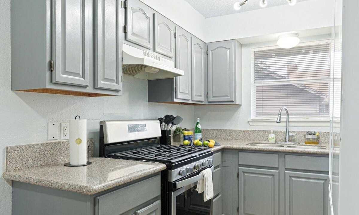 Uptown House | 10 guests cozy 311 Alamo home near downtown san antonio
