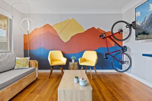 Golden Apartment | 10 min to Red Rocks & KING BED & 7min to I70 & DT Golden & STR-25-0009