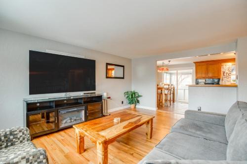 Northglenn House | 12 Mi to Dtwn Denver: Home w/Fenced Backyard!