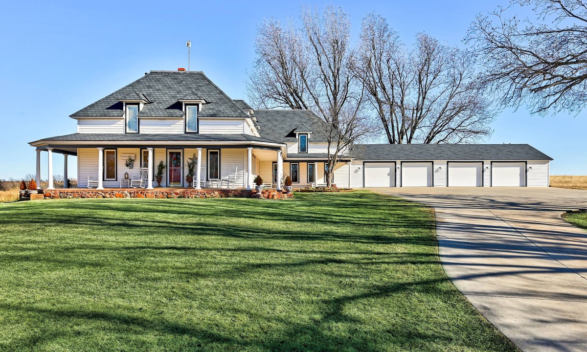 Edmond Other | 1908 Victorian Farmhouse Unit A