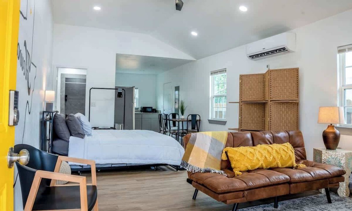 Amarillo House | 1BR Apt Sleep 4 DT Amarillo Tech + Hospital Stays