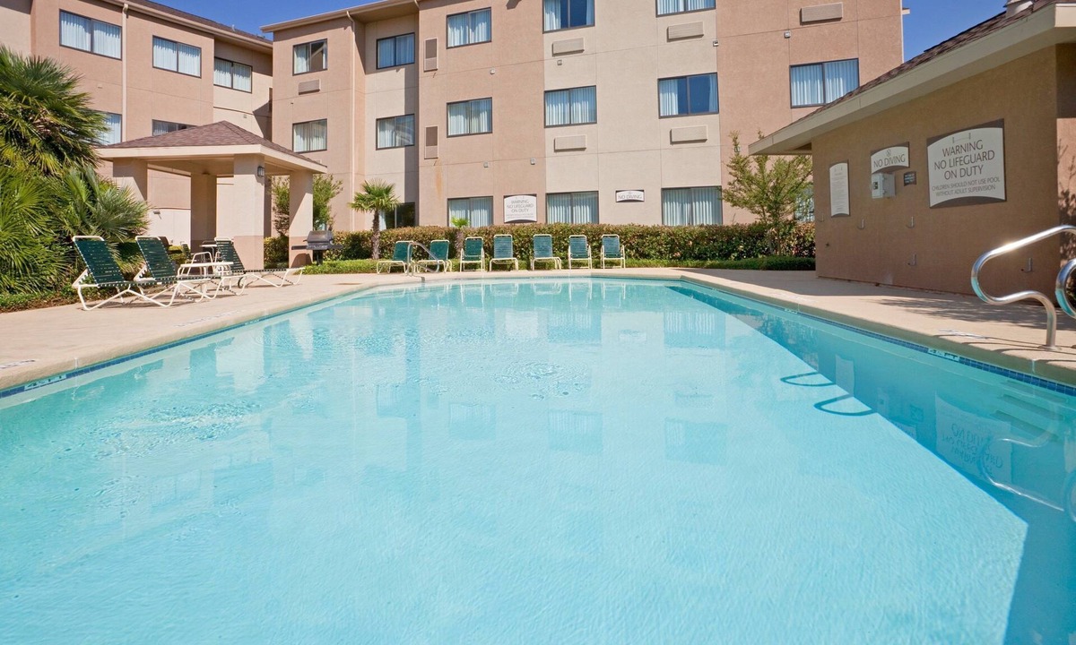 San Angelo Apartment | 1BR King Suite w/Complimentary Breakfast + Pool
