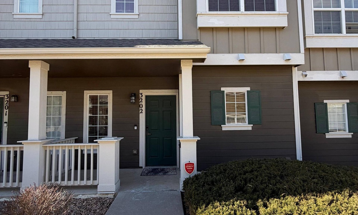 Commerce City House | 2-bedroom townhome near Denver Airport