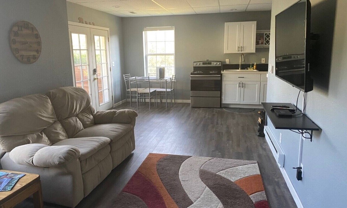 Grant House | 2 Bedroom w/Spa, Great Views in the Mountains!