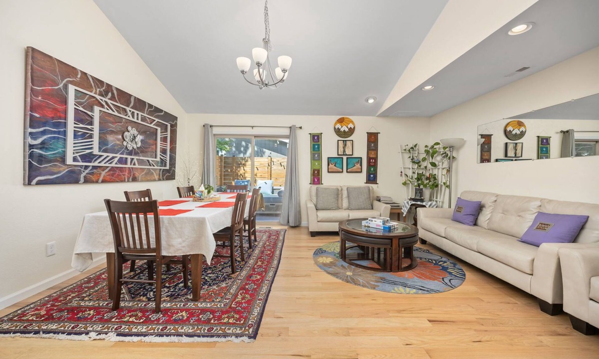 Glenwood Grove - North Iris House | 2-beds, 3 baths, 1 office, full kitchen townhome in beautiful Boulder, heat & AC