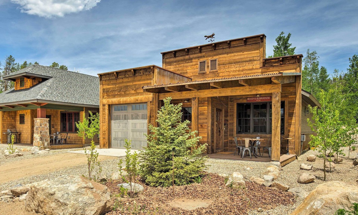 Grand Lake Cabin | 2 Blocks To Grand Lake: Downtown Western Cabin!