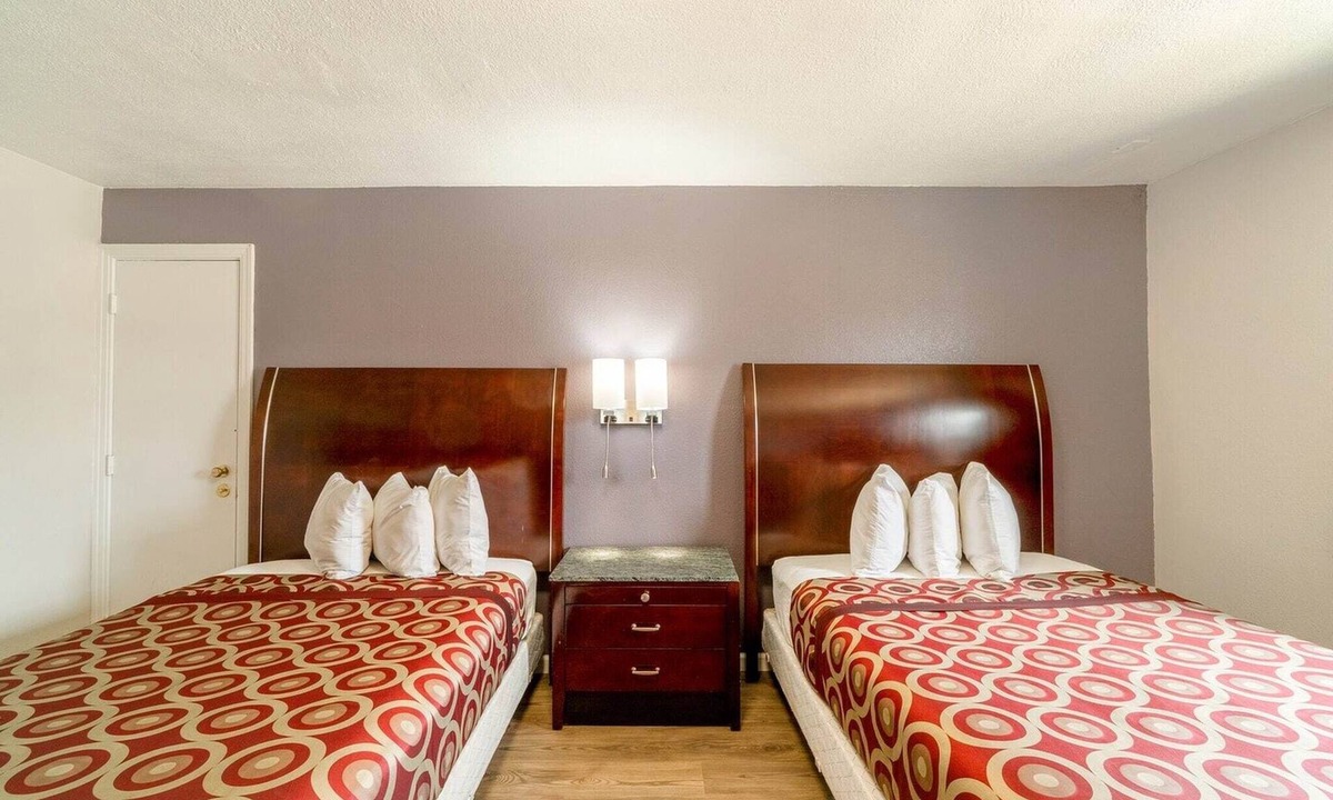 Lamesa Apartment | 2 Full Beds|Non-Smoking