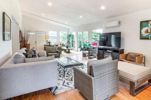 Coos Bay House | 2 Mi to Downtown Coos Bay: Home w/Deck, Fire Pits