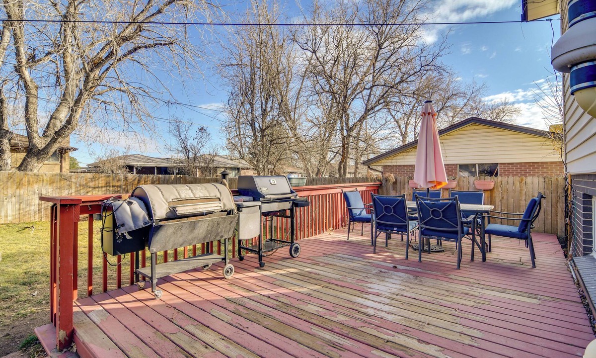 Northwest Arvada House | 2 Mi to Olde Town! Pet-Friendly Haven w/Sunroom