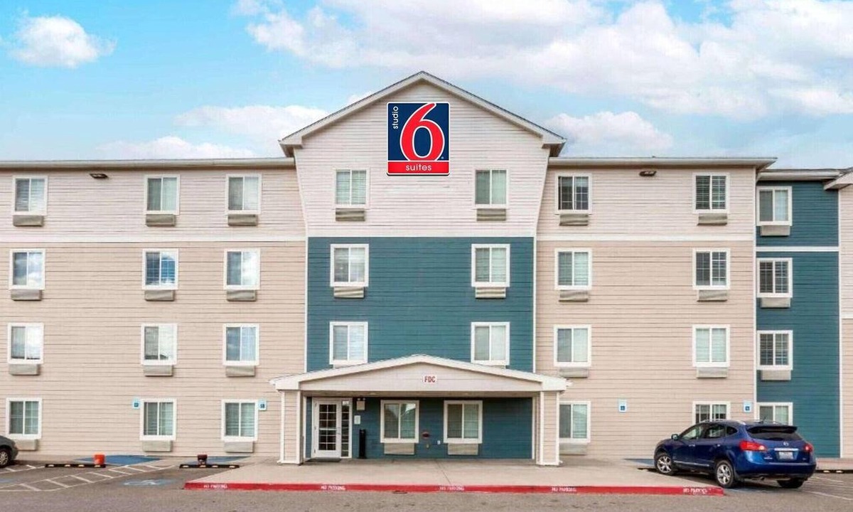 El Dorado West Apartment | 2 Queen Beds |Non-Smoking, Kitchen