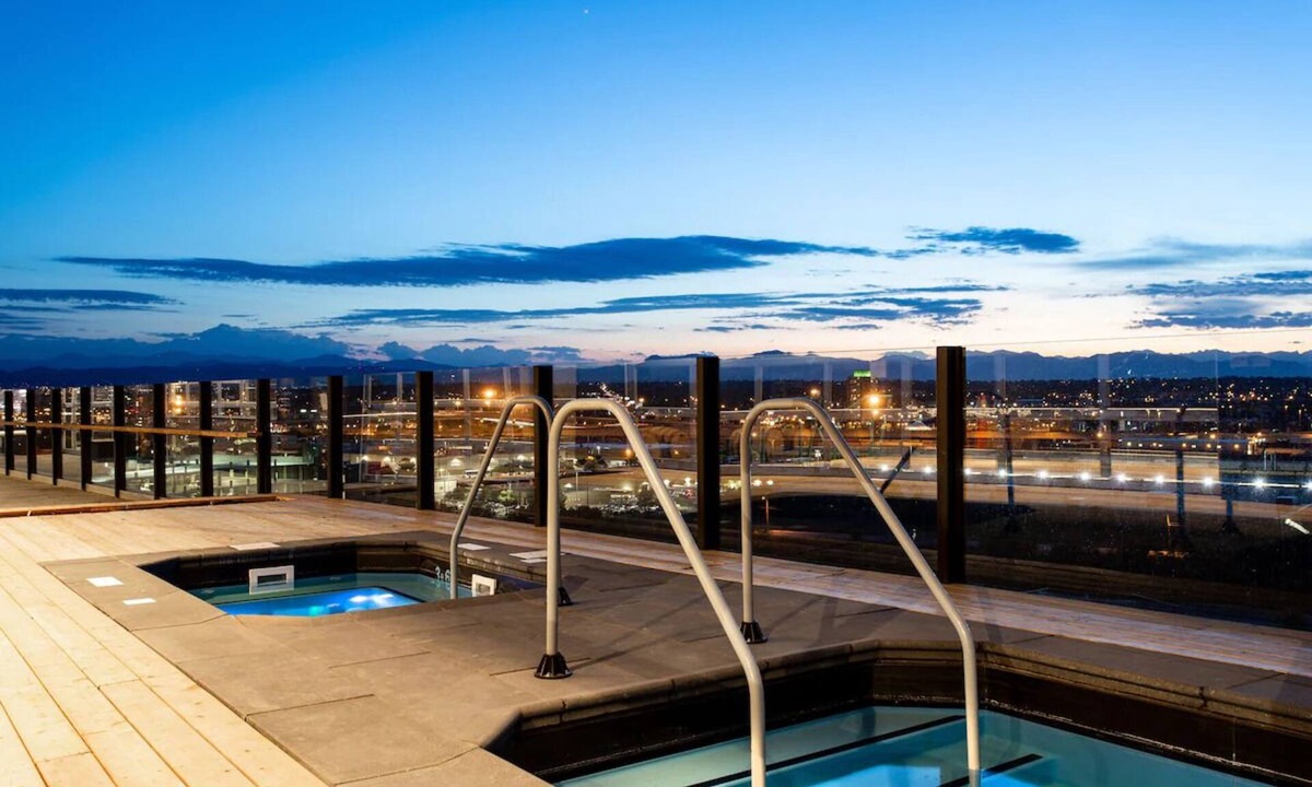 River North Art District Hotel | 2 Queen: The Source Hotel + Market Hall, Vintage Finds, Flame-Seared Sushi