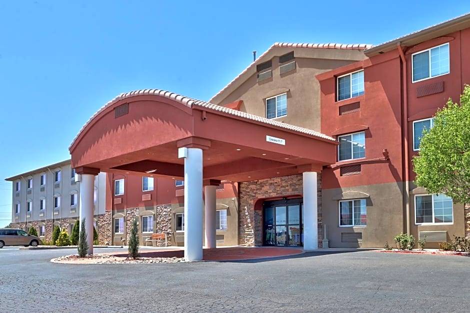Santa Rosa Hotel | 2-Star Hotel ∙ Holiday Inn Express Santa Rosa, an IHG Hotel