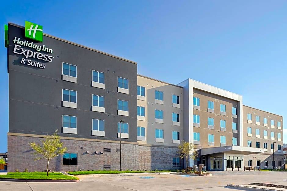 North Overton Hotel | 2-Star Hotel ∙ Holiday Inn Express & Suites Lubbock Central - Univ Area, an IHG Hotel