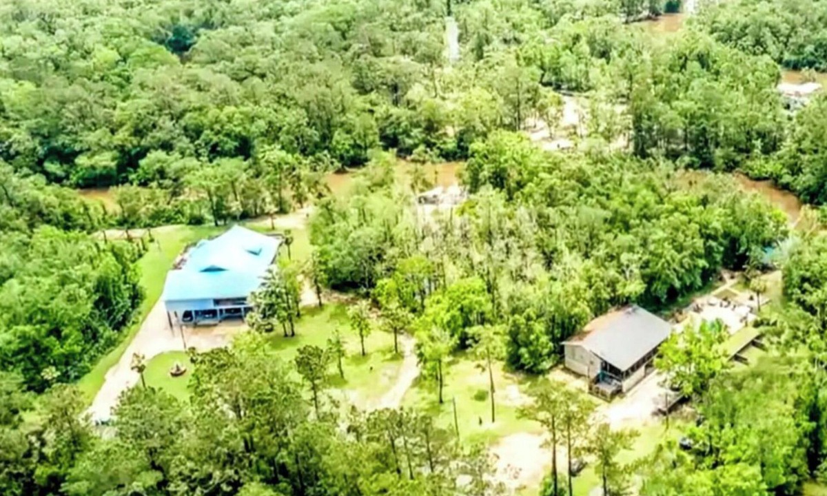 Biloxi House | 2 Stunning Riverfront Homes - Pools, Hot Tubs & So much more! – Sleep up to 45!