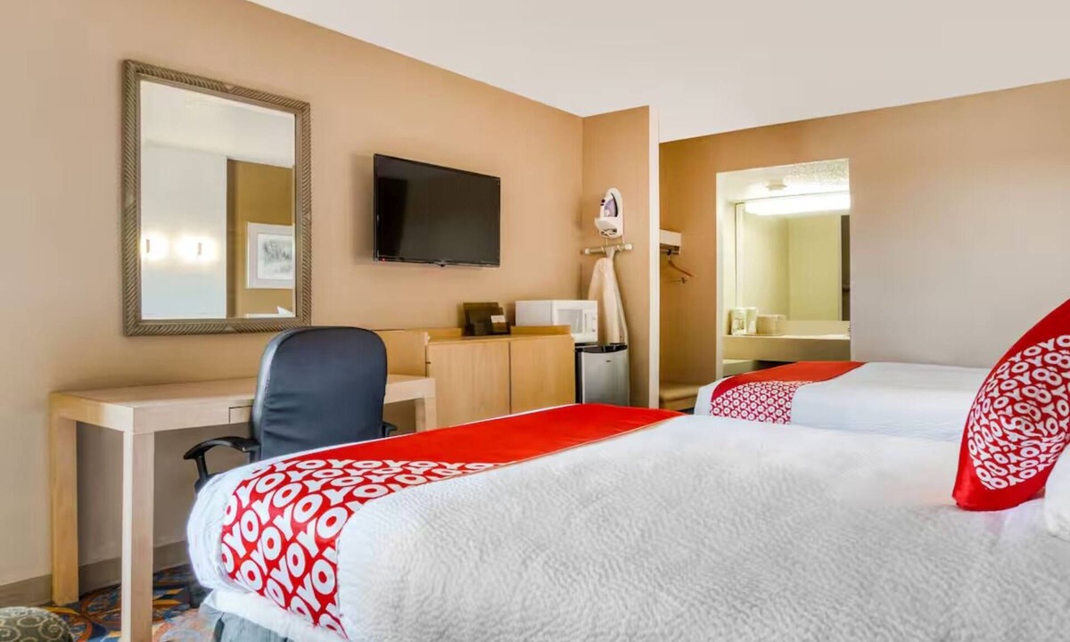 Wichita Falls Hotel | 2 Value for Money Queen Rooms – Pet-Friendly & Near Coliseum Attractions