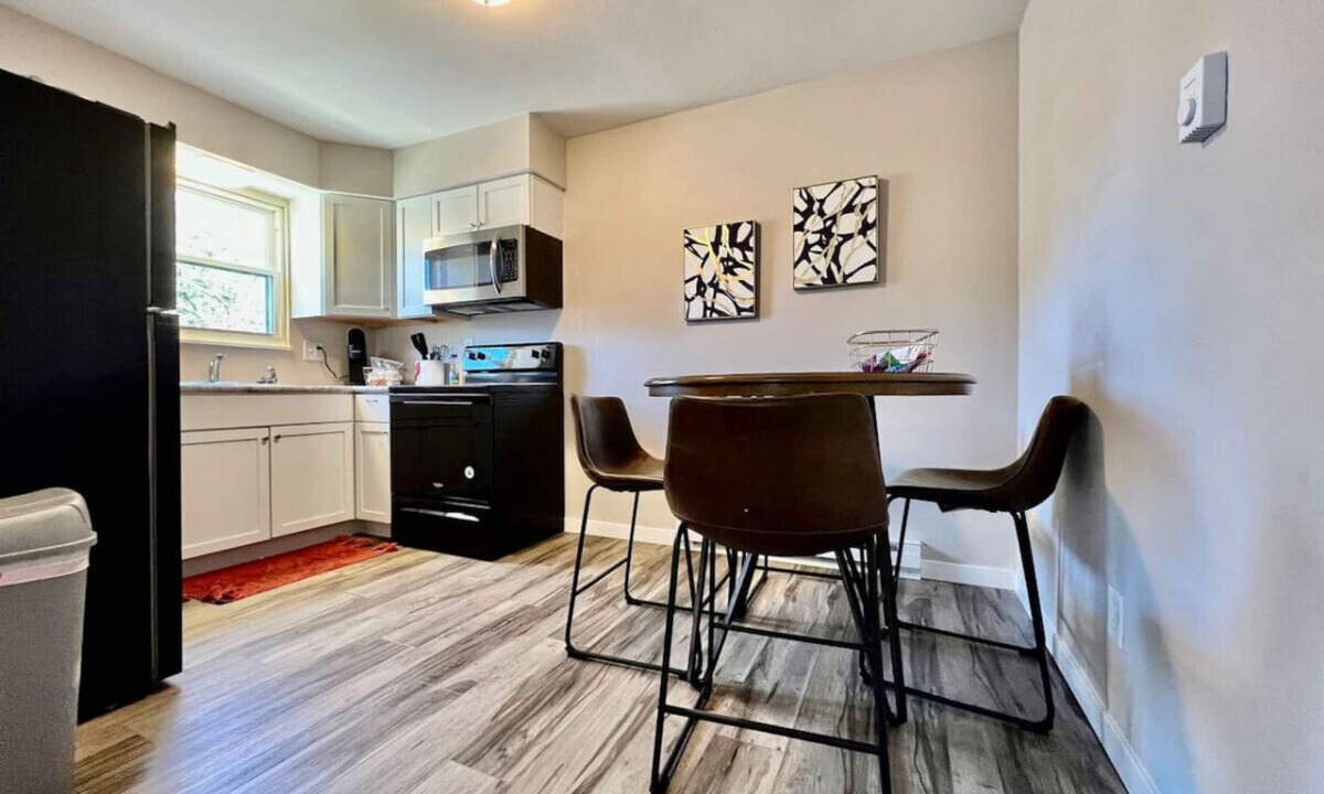 Franklin House | 219 Maxwell St - Unit B · A great place to work and stay