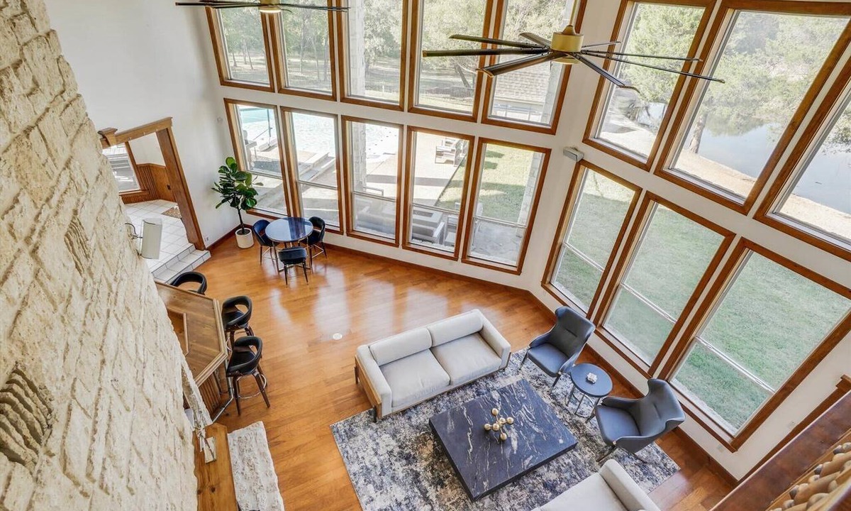 Garland House | 22-Acres Mansion - Backyard Oasis & Entertainment