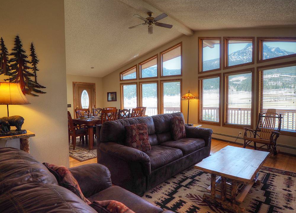 Estes Park House | 295 m² House ∙ 4 bedrooms ∙ 8 guests