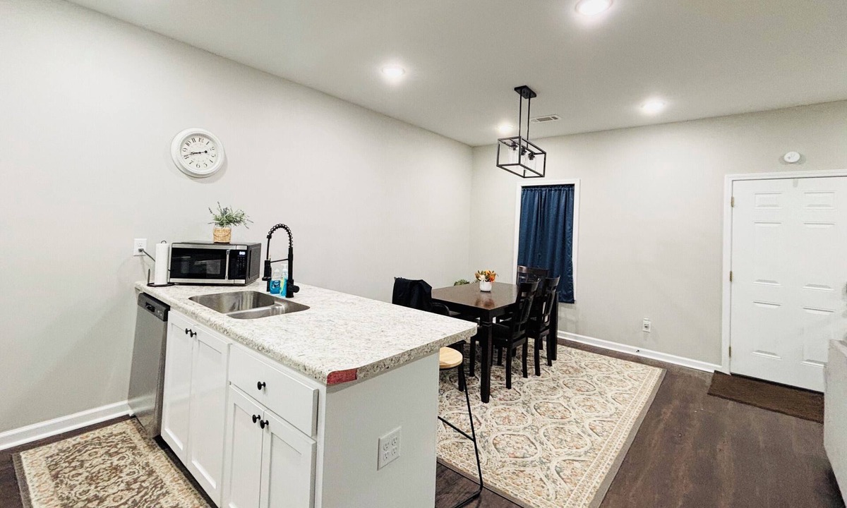 Elliott Condo | 2BD/2BA condo fully stocked, with wifi & bunk bed!