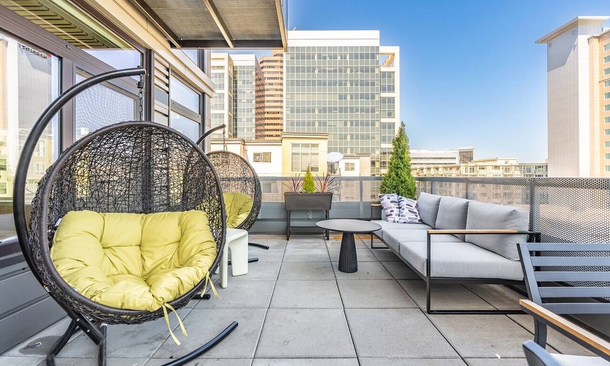 West Bellevue Apartment | 2BR | Gym, Lounge | Bellevue | Sophari Downtown C