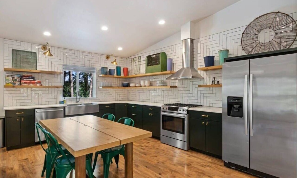 Post Falls Condo | 2BR Loft w/Private Patio & Water Views