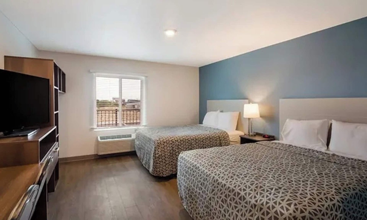 Austin Hotel | 3 Accessible Spacious Suite w/Kitchen Near Austin Hot Spots –Affordable & Clean