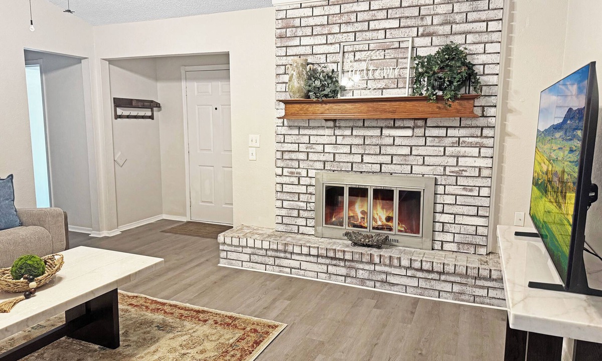 Mustang House | 3-bdr house in beautiful Mustang with HighSpeed WiFi, New furniture throughout