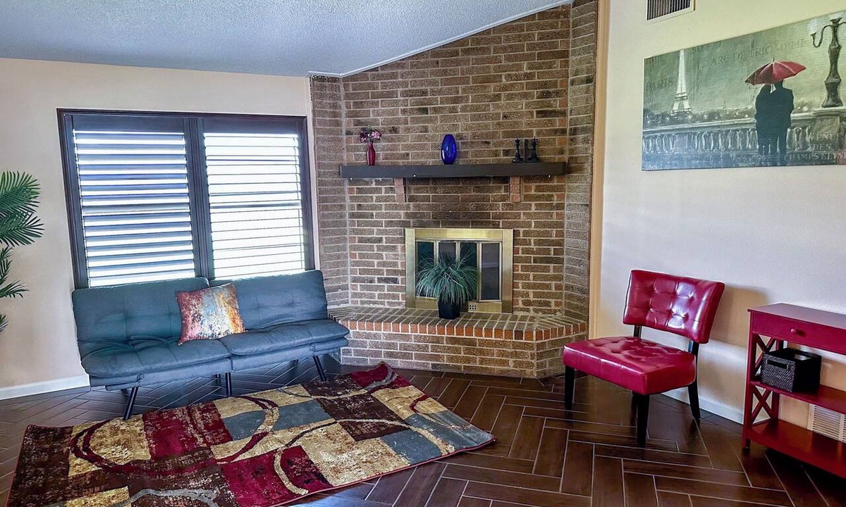 Odessa House | 3-bed 2-bath, Casa de Salazar. A true ~ Home Away from Home ~