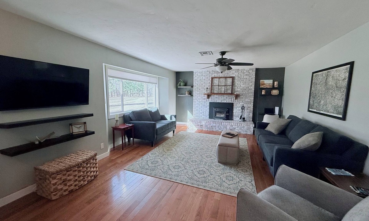 Durango - Purgatory House | 3-bedroom, 5 acre retreat in Durango. Dogs ok, fast WiFi