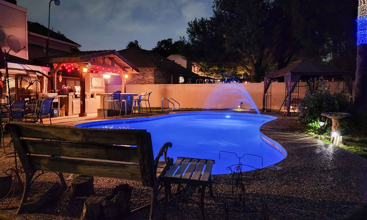 Leon Valley House | 3-bedroom home with private pool, fireplace, patio and BBQ grill