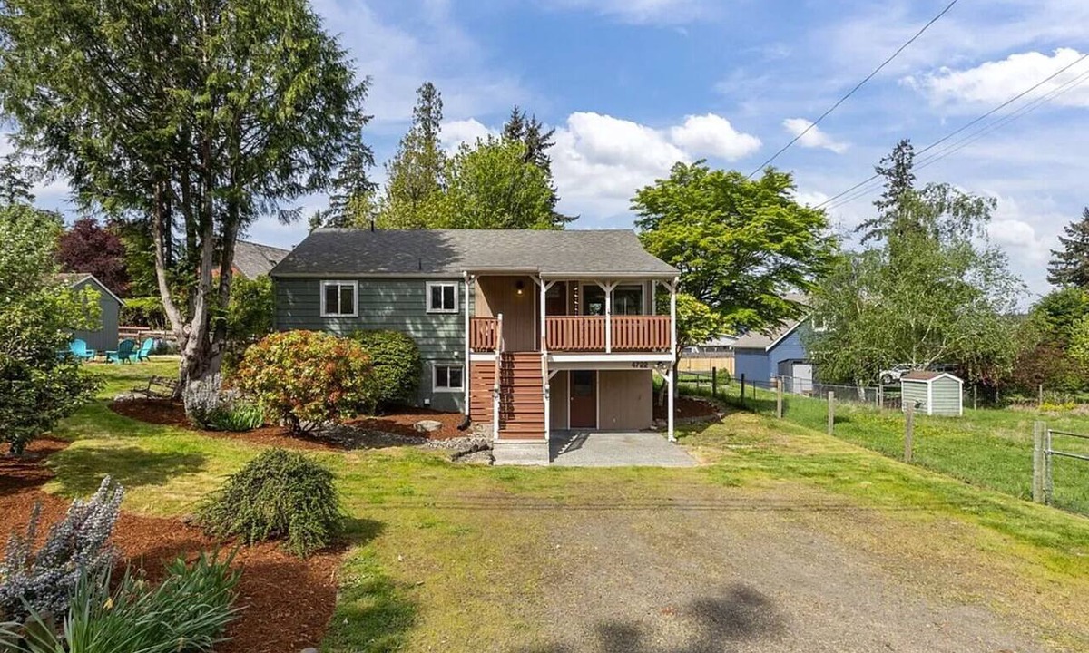 Retsil House | 3-bedroom house in pleasant Port Orchard perfect for relaxing stays
