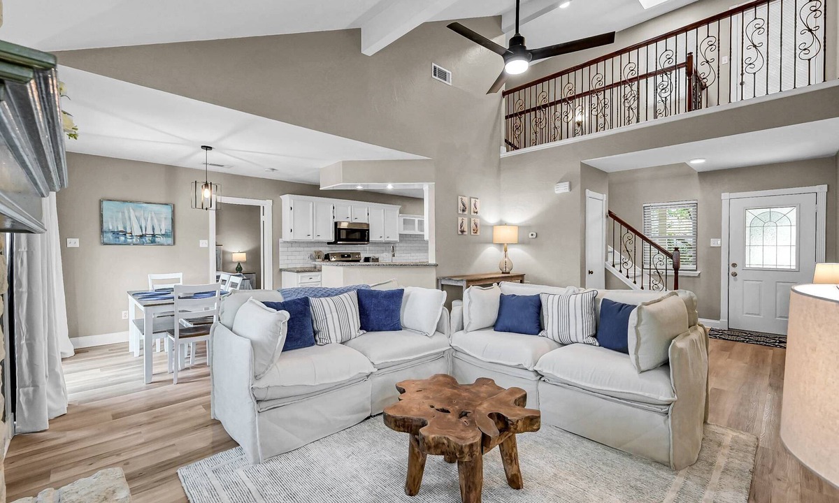 April Sound House | 3 BR Montgomery Retreat | King Suite | Private Deck | Gated Community Near Lake Conroe