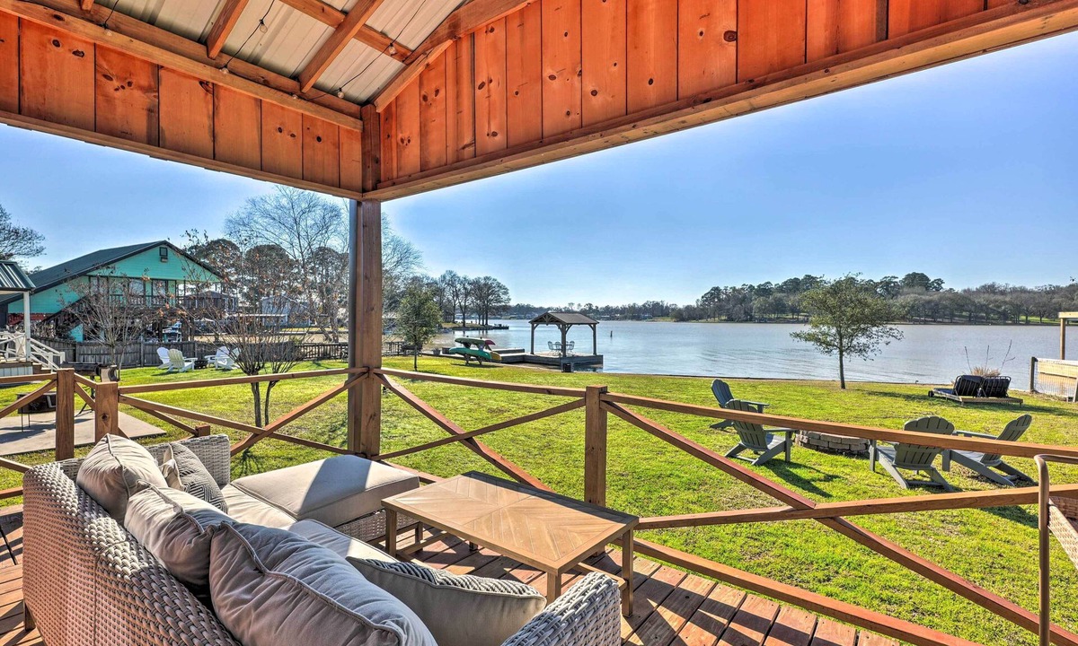 Willis Cabin | 3 Cabins on Lake Conroe: Fish, Swim & Explore!