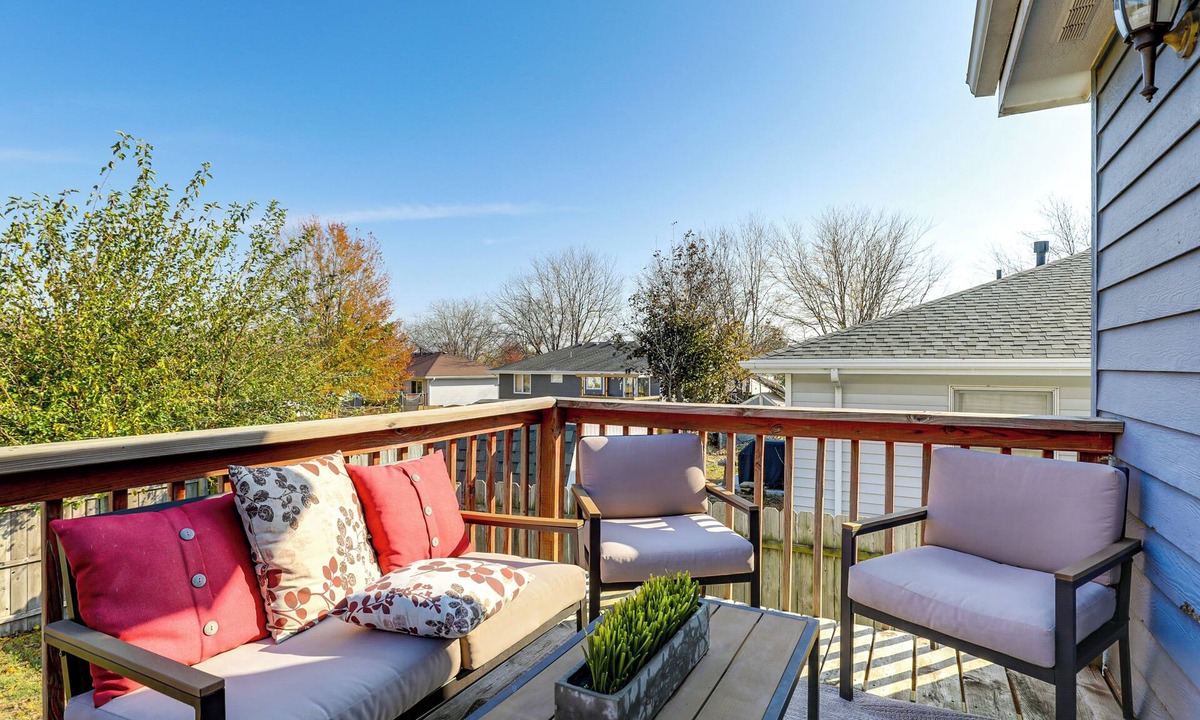 West Lincoln House | 3 Mi to UNL & Memorial Stadium: Home w/Large Yard