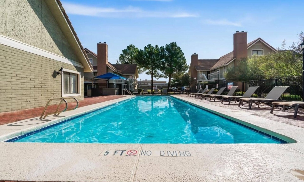 Biggs Field Hotel | 3 Relaxing Suites – Pet-Friendly, Kitchen Access, Pool, Parking & Breakfast