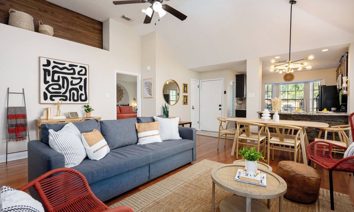 Barker House | 3BR Firepit Katy Home-Fast Wi-Fi,PrimeLocation-3LT