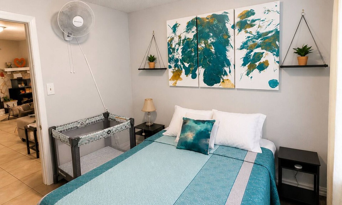 West Arlington House | 3BR.Sleeps11.DallasStadium.6CarDriveway.OneStory