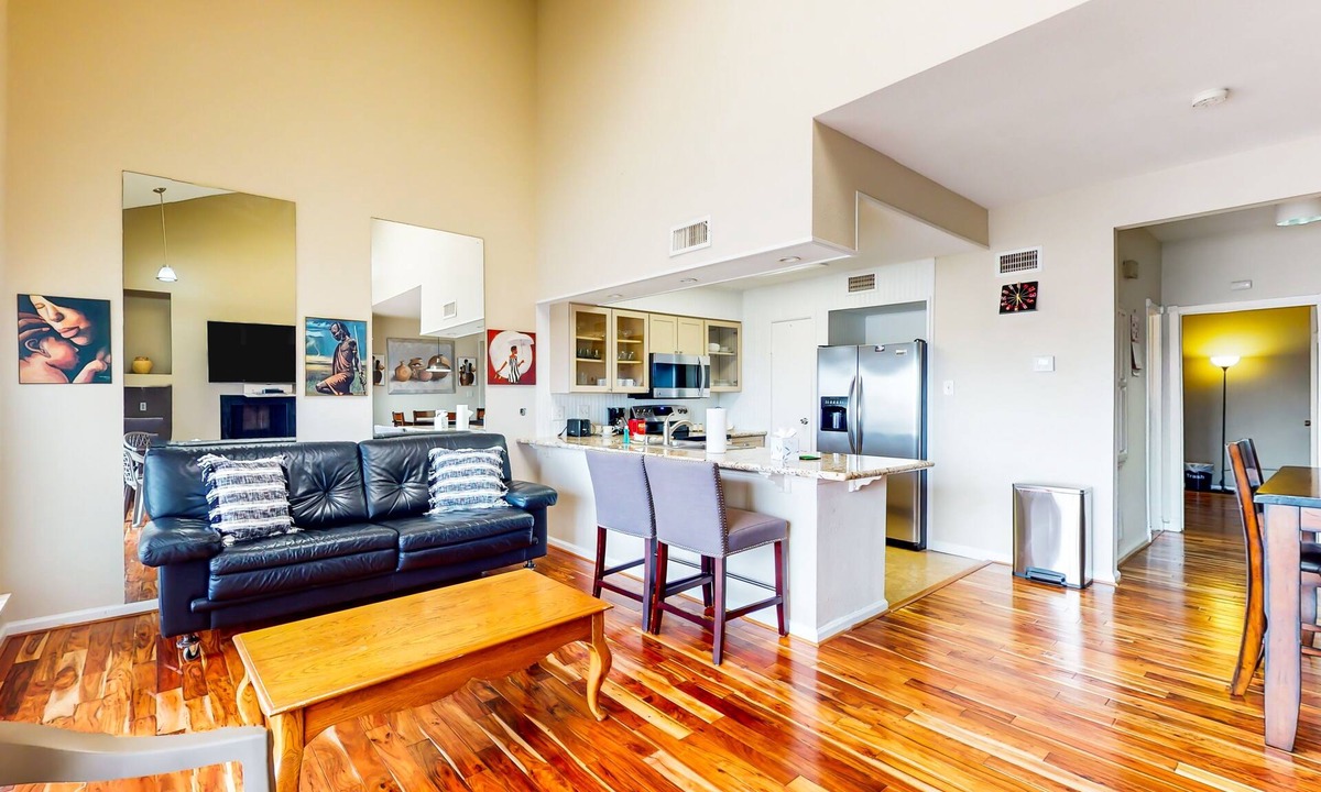 El Lago Condo | 3rd-floor condo with water views, on-site pool, & private balcony