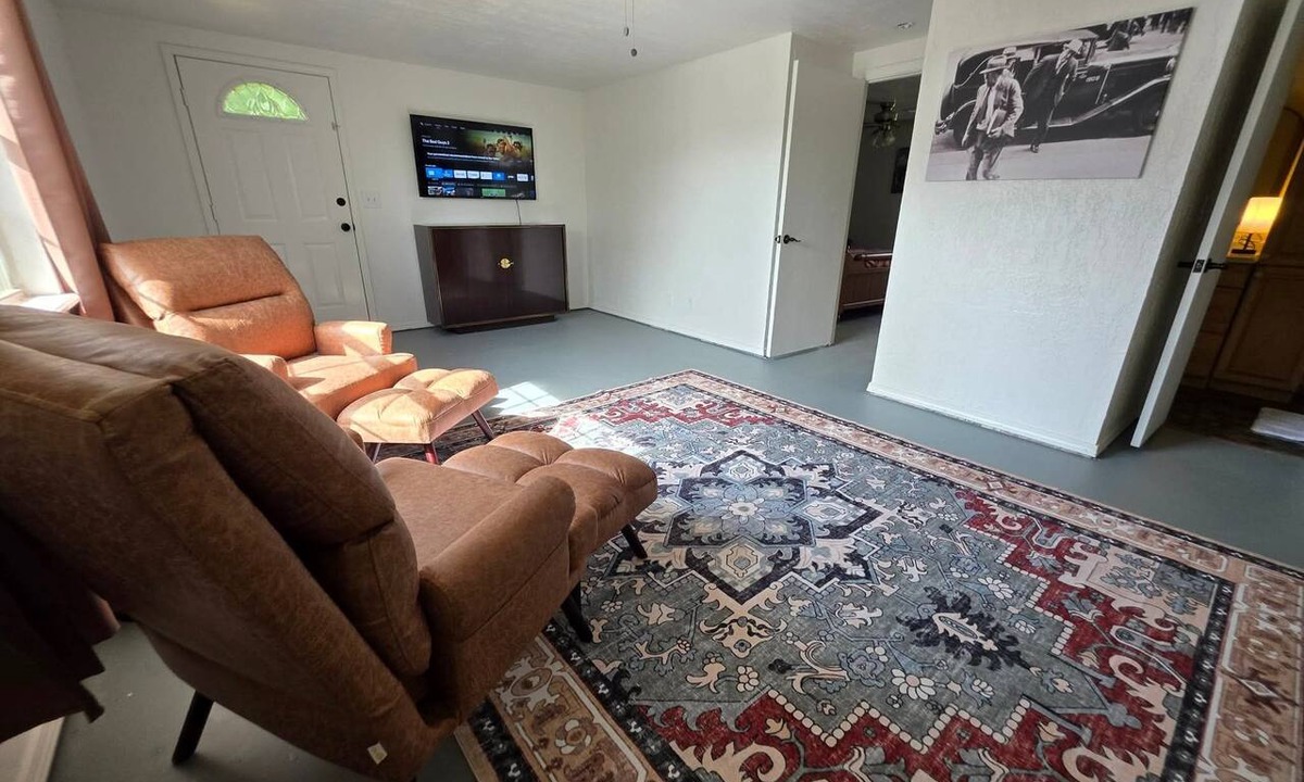 Medicine Park House | 4-bedroom 2 bath home in Medicine Park. Walking distance to downtown and Dam.