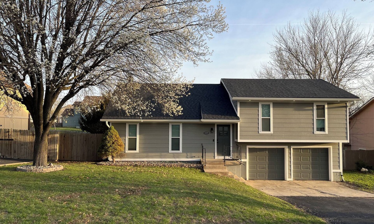 Shawnee House | 4 bedrooms plus an outdoor entertainment area. World Cup ready!