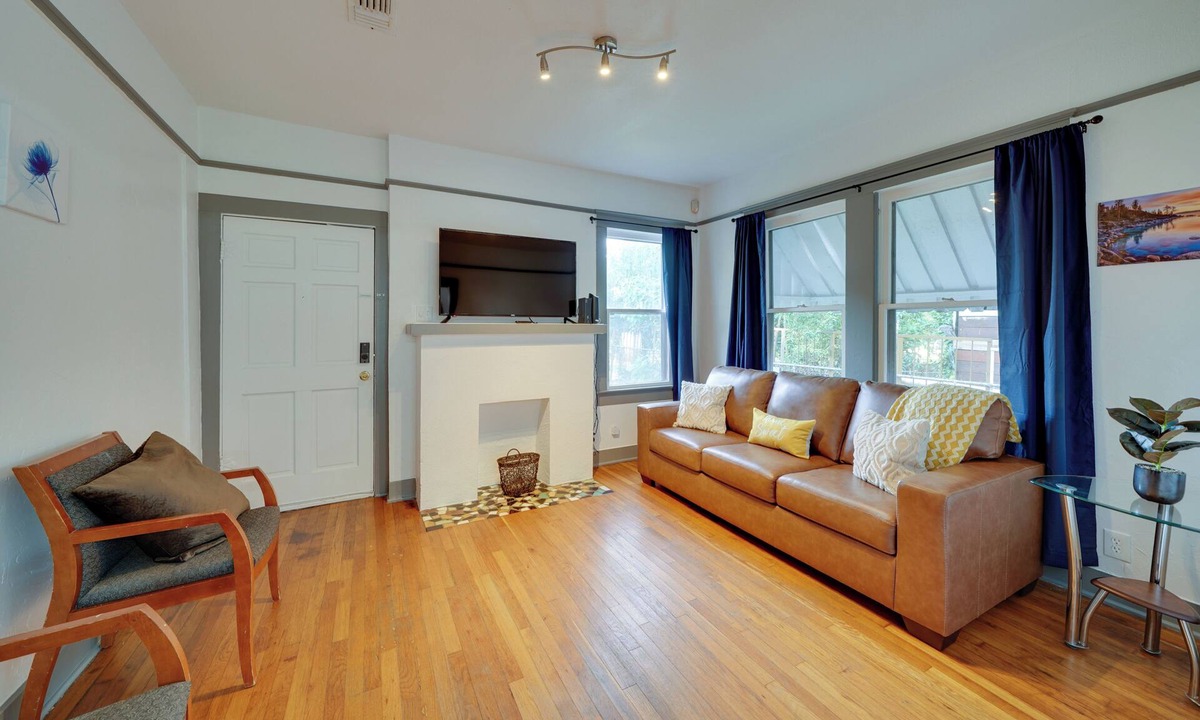 Highland Park Cottage | 4 Mi to Downtown! Cozy Bungalow in San Antonio