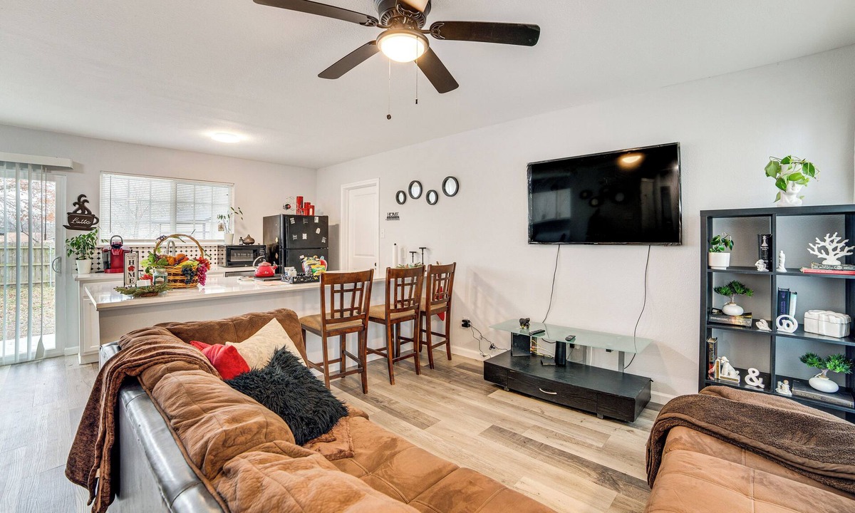 Cedar Hill House | 4 Mi to Joe Pool Lake! Cedar Hill Family Haven