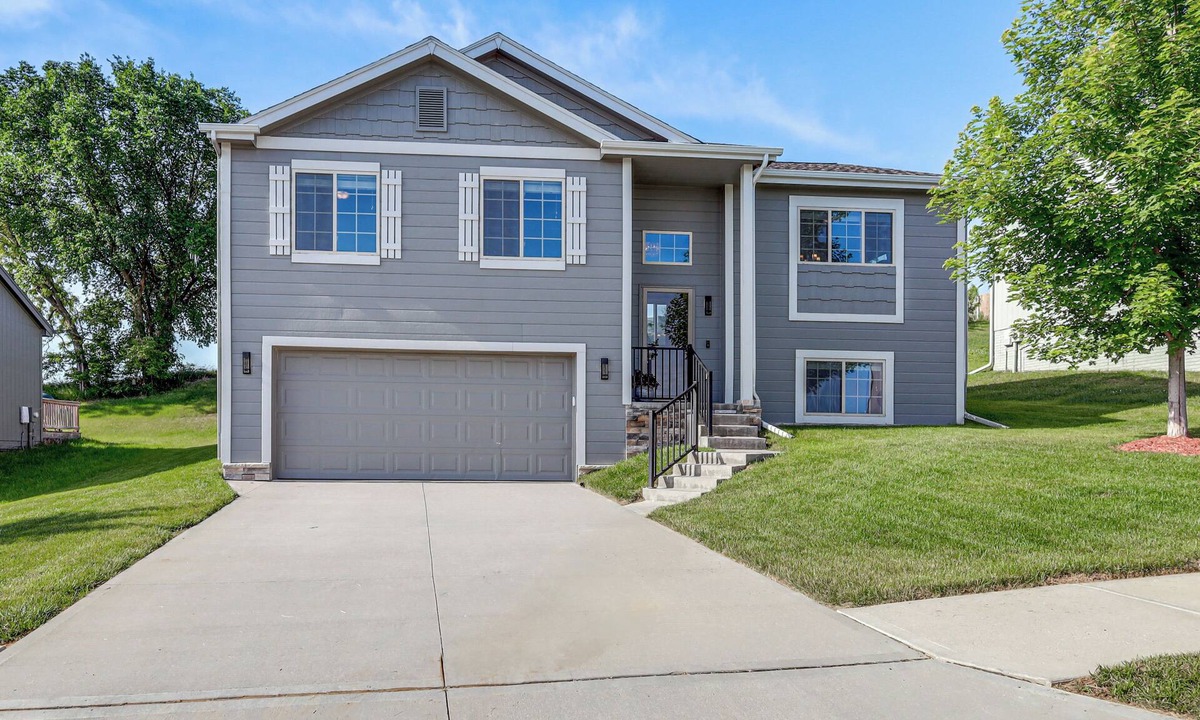 LaPlatte I House | 4 Mi to Offutt AFB - Family Home in Omaha Suburbs!