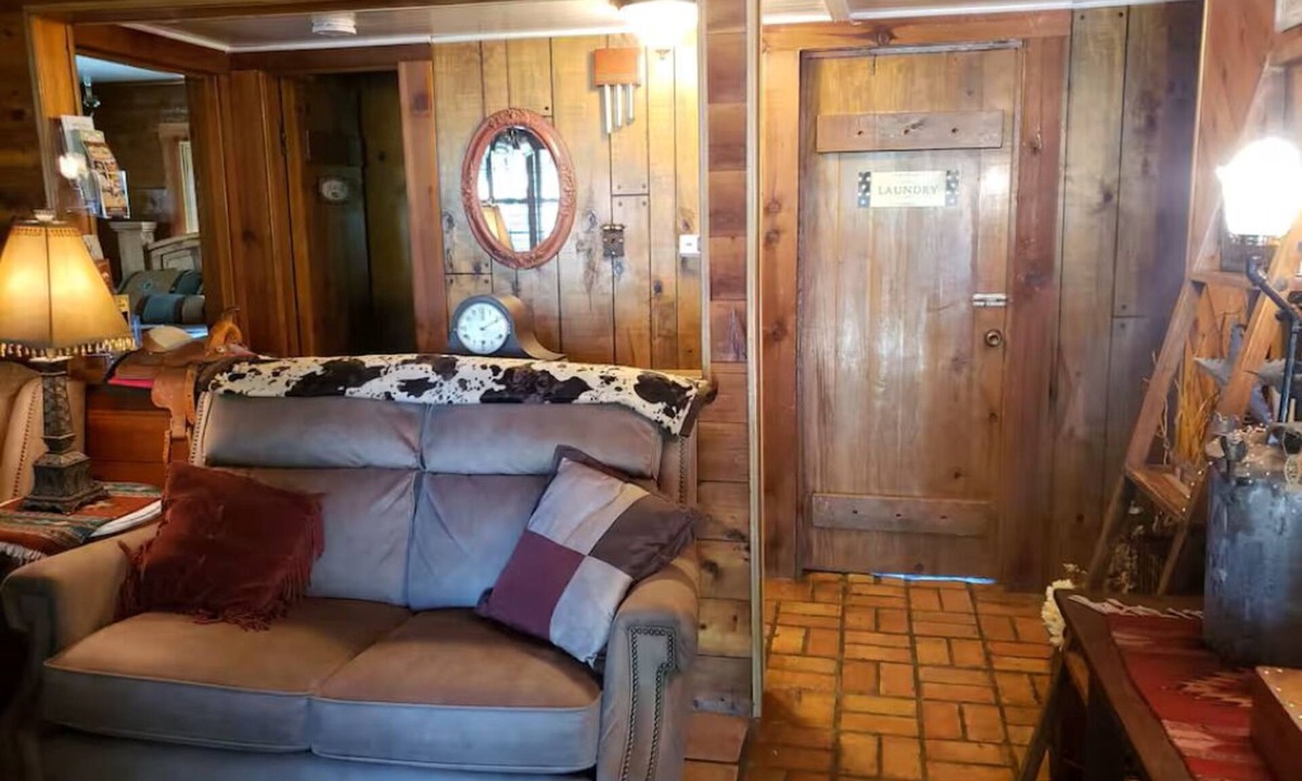 Cleburne Cabin | 4B/4B Log Cabin Guesthouse includes an Old Western Town, Saloon & Firepit!