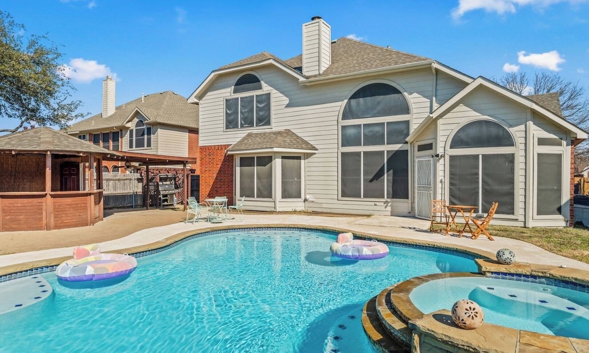 Grand Prairie House | 4BR Family Summer Escape Pool BBQ Game Sleeps 10